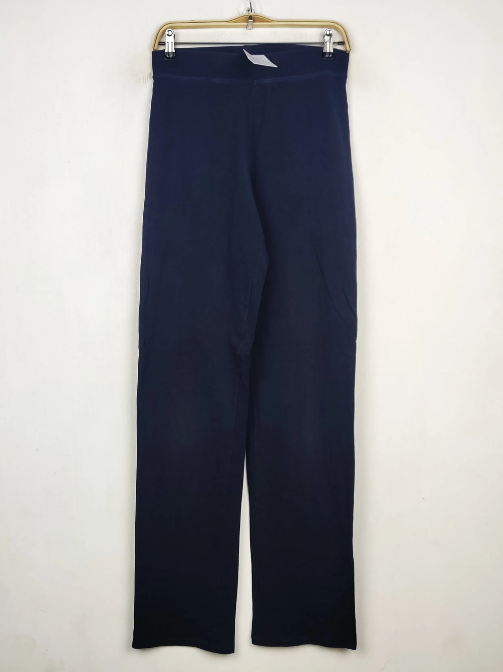 Buy online pre-used pre-loved 100% authentic & Original branded Unknown Brand (TT-3421) available in Pakistan. Top international brands avilable.