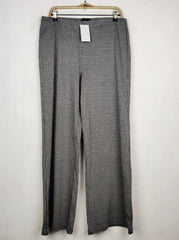 Buy online pre-used pre-loved 100% authentic & Original branded Marks & Spencer (TT-3461) available in Pakistan. Top international brands avilable.