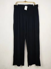 Buy online pre-used pre-loved 100% authentic & Original branded Marks & Spencer (TT-3548) available in Pakistan. Top international brands avilable.