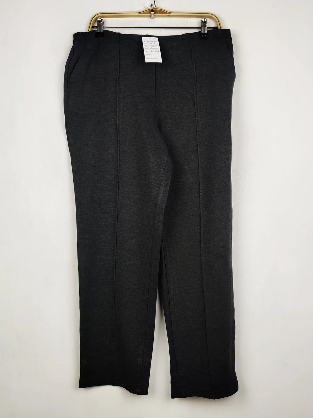 Buy online pre-used pre-loved 100% authentic & Original branded Marks & Spencer (TT-3563) available in Pakistan. Top international brands avilable.