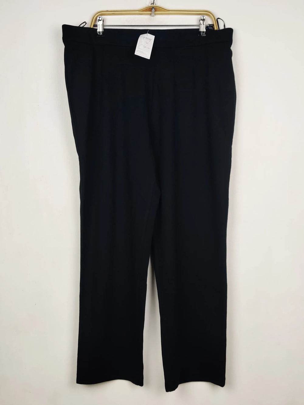 Buy online pre-used pre-loved 100% authentic & Original branded Marks & Spencer (TT-3579) available in Pakistan. Top international brands avilable.