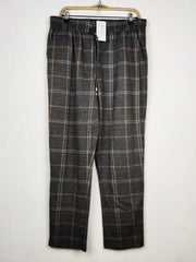 Buy online pre-used pre-loved 100% authentic & Original branded Unknown Brand (TT-3596) available in Pakistan. Top international brands avilable.