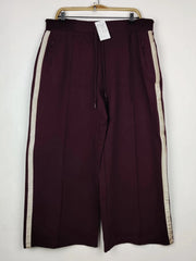 Buy online pre-used pre-loved 100% authentic & Original branded Marks & Spencer (TT-3608) available in Pakistan. Top international brands avilable.