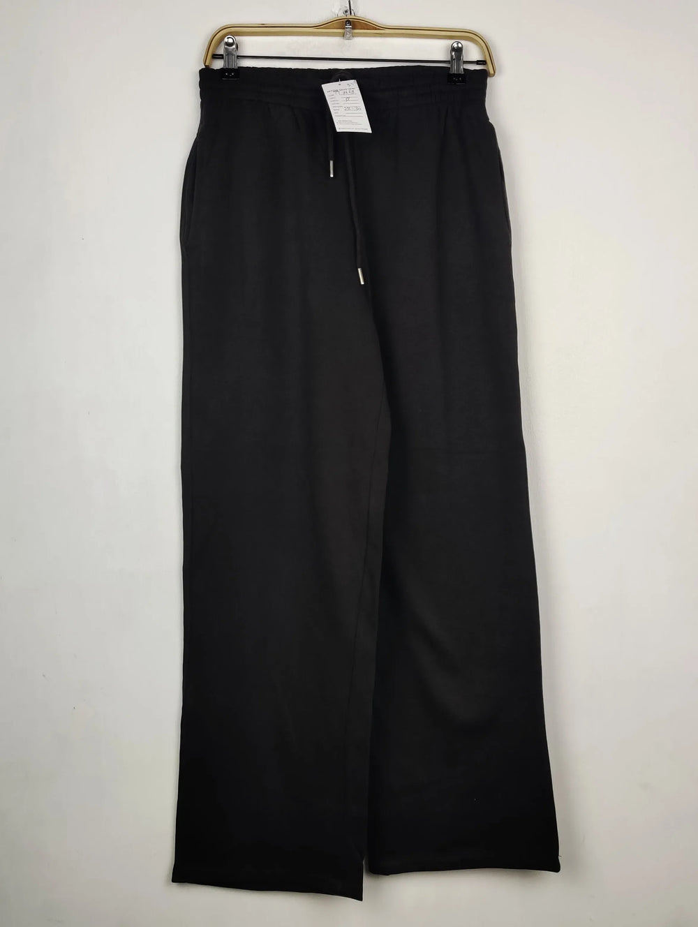 Buy online pre-used pre-loved 100% authentic & Original branded H&M (TT-3623) available in Pakistan. Top international brands avilable.