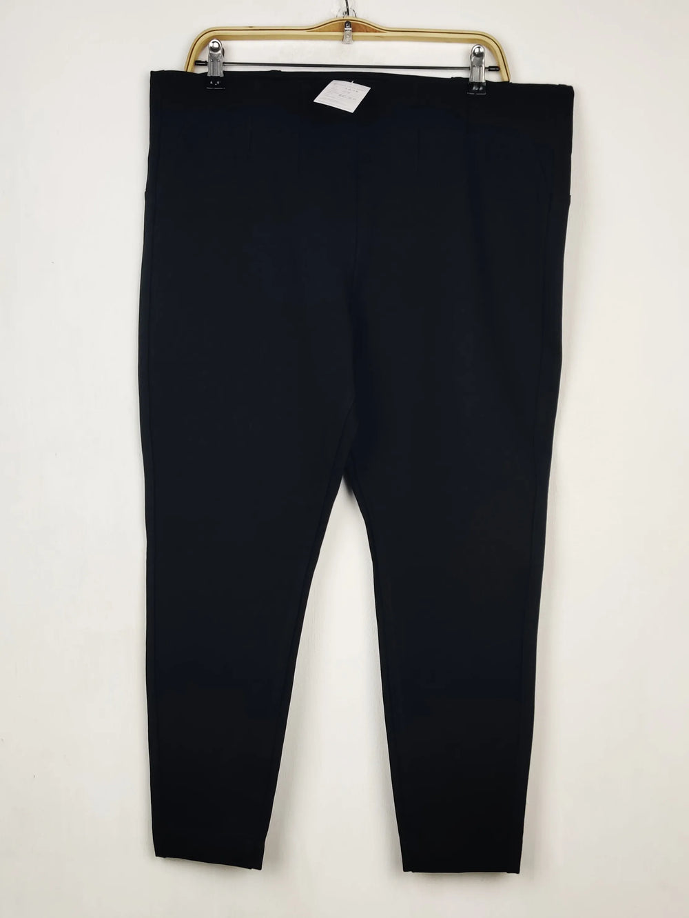 Buy online pre-used pre-loved 100% authentic & Original branded Marks & Spencer (TT-3638) available in Pakistan. Top international brands avilable.
