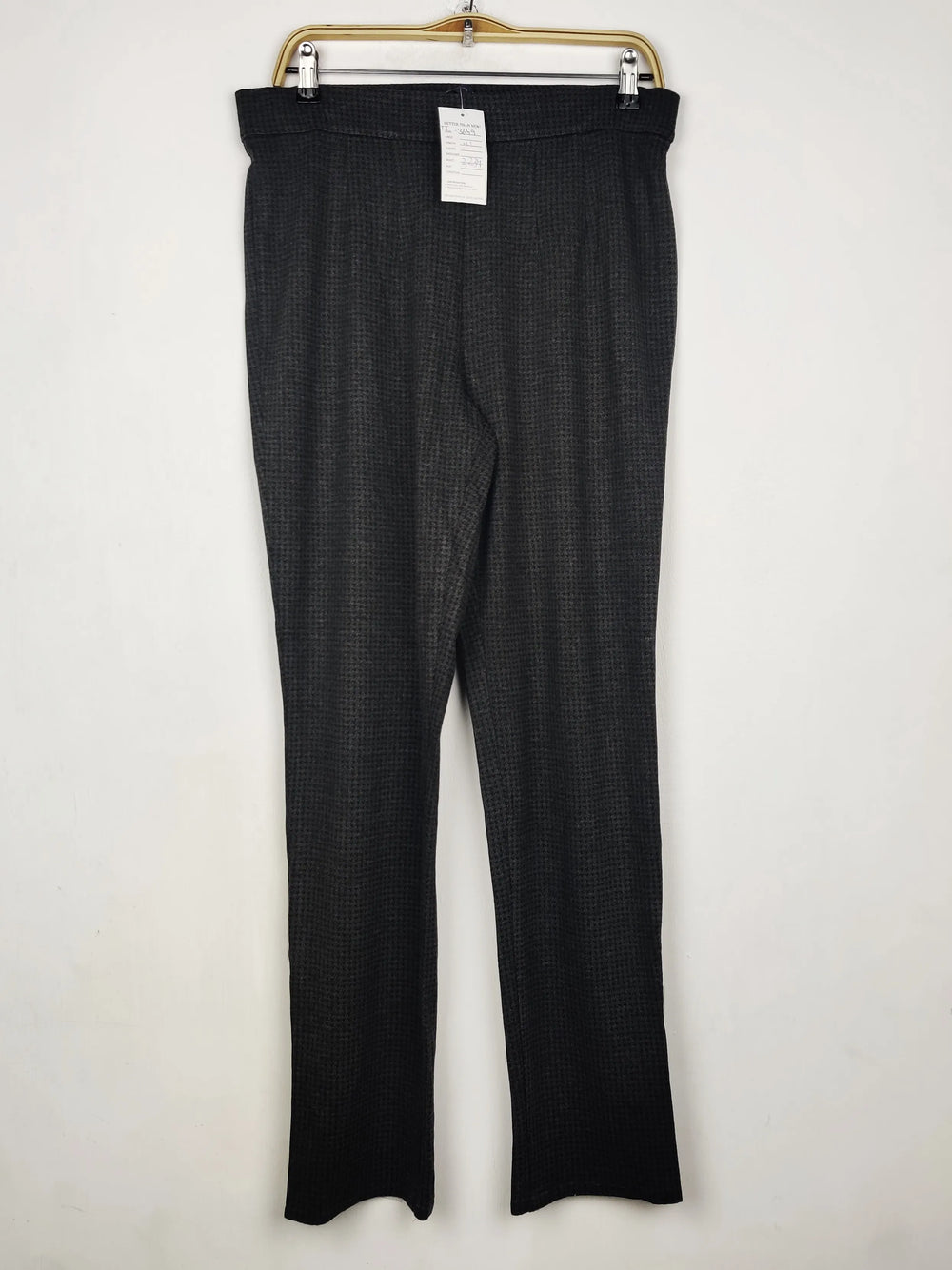Buy online pre-used pre-loved 100% authentic & Original branded Marks & Spencer (TT-3649) available in Pakistan. Top international brands avilable.