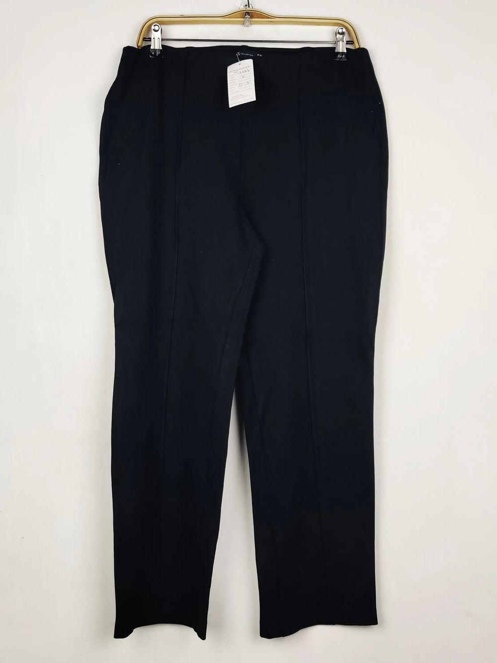 Buy online pre-used pre-loved 100% authentic & Original branded Marks & Spencer (TT-3664) available in Pakistan. Top international brands avilable.