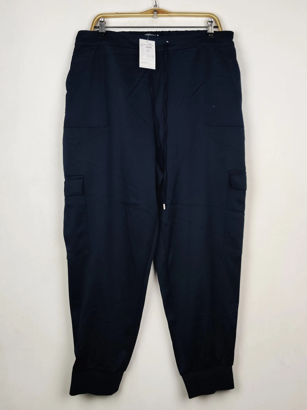 Buy online pre-used pre-loved 100% authentic & Original branded Mint Velvet (TT-3668) available in Pakistan. Top international brands avilable.