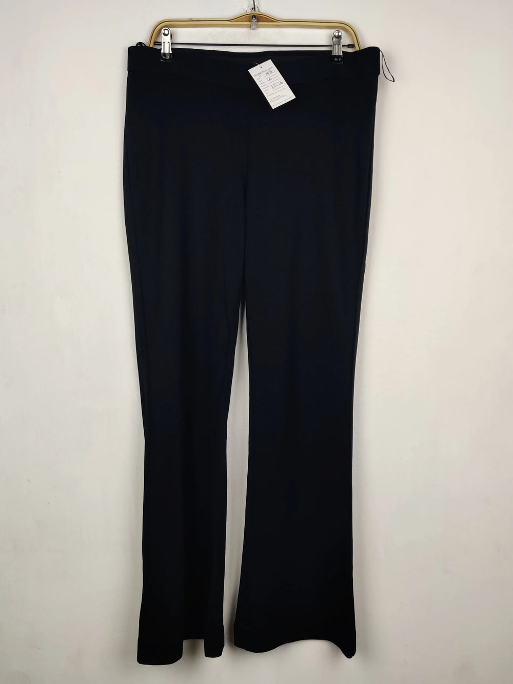 Buy online pre-used pre-loved 100% authentic & Original branded Marks & Spencer (TT-3673) available in Pakistan. Top international brands avilable.