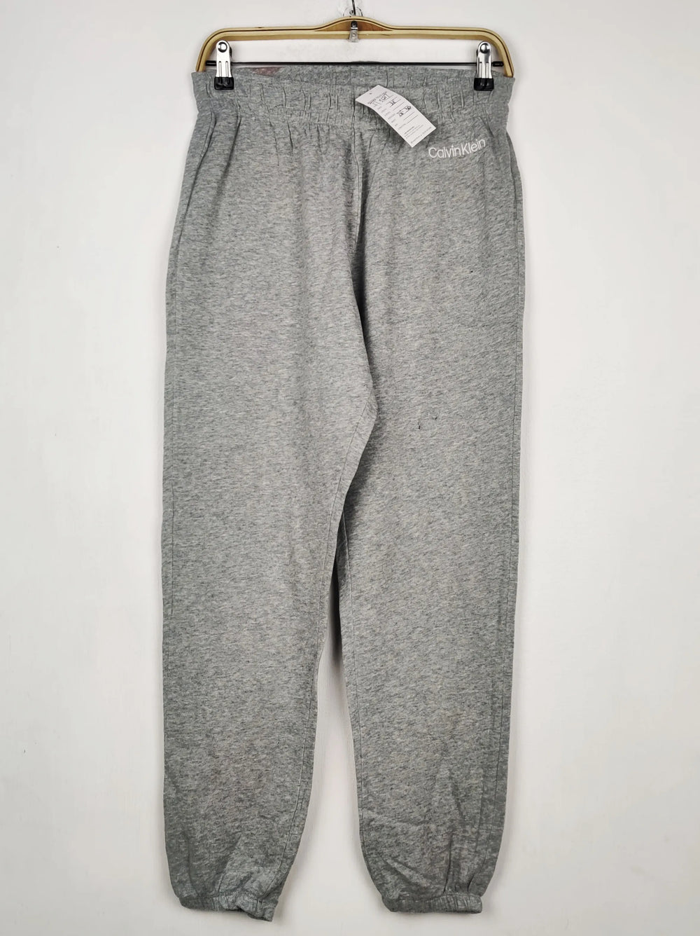 Buy online pre-used pre-loved 100% authentic & Original branded C.A.L.V.I.N K.L.E.I.N (TT-3687) available in Pakistan. Top international brands avilable.