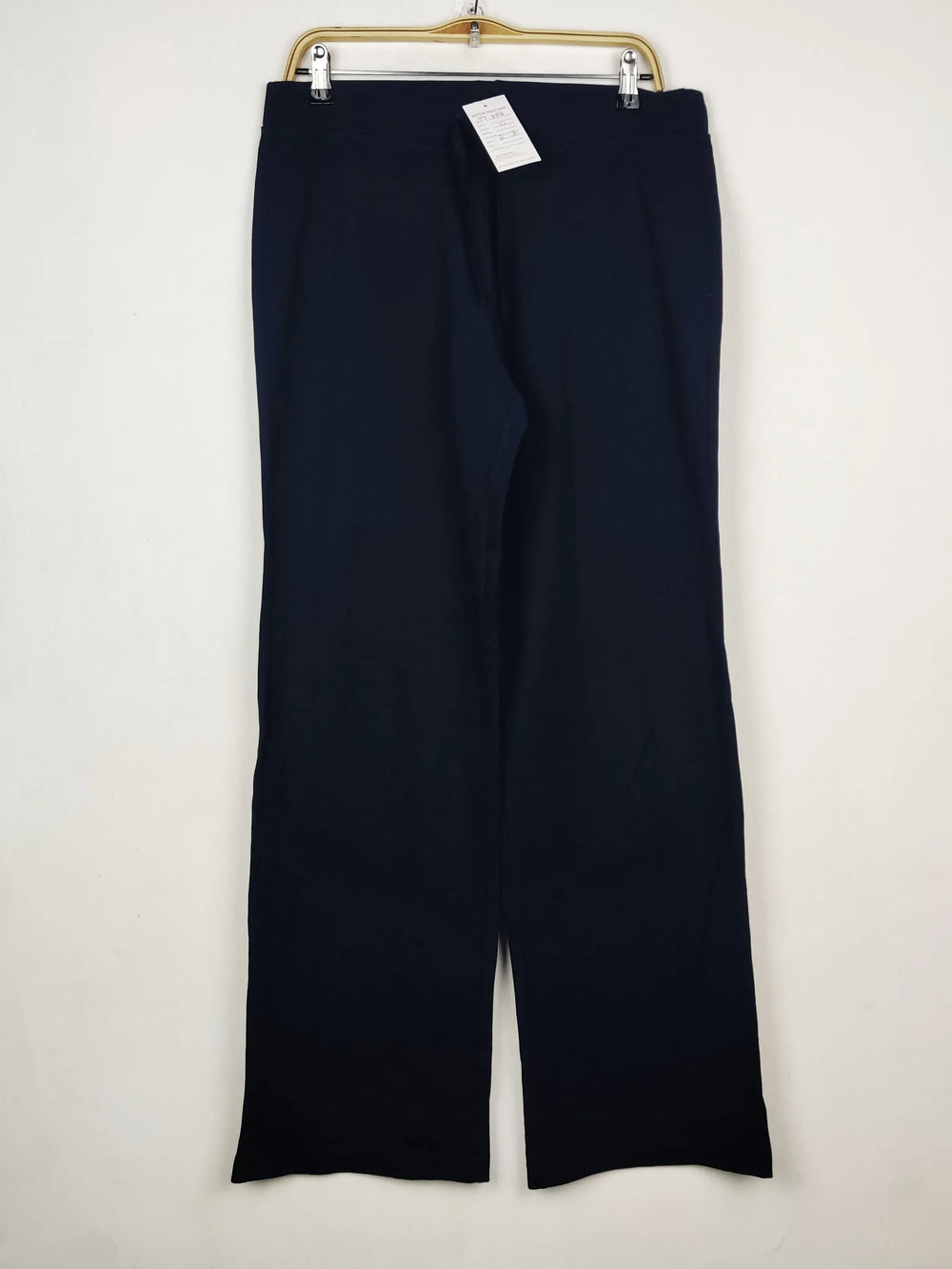 Buy online pre-used pre-loved 100% authentic & Original branded Unknown Brand (TT-3697) available in Pakistan. Top international brands avilable.