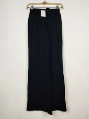 Buy online pre-used pre-loved 100% authentic & Original branded H&M (TT-3709) available in Pakistan. Top international brands avilable.