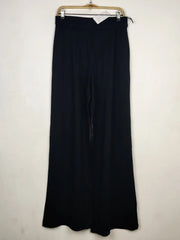 Buy online pre-used pre-loved 100% authentic & Original branded Unknown Brand (TT-3719) available in Pakistan. Top international brands avilable.