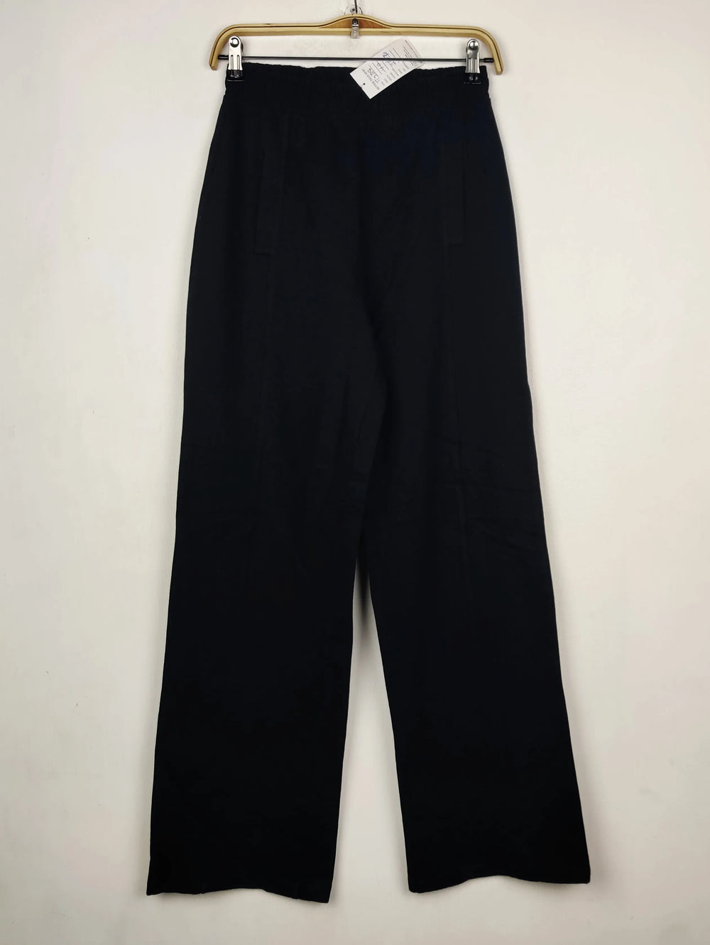 Buy online pre-used pre-loved 100% authentic & Original branded Asos (TT-3728) available in Pakistan. Top international brands avilable.