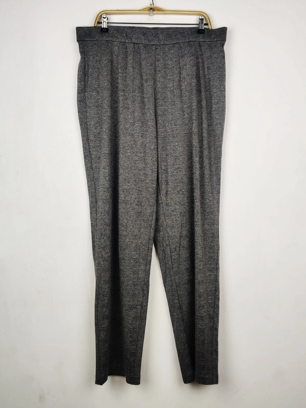Buy online pre-used pre-loved 100% authentic & Original branded Marks & Spencer (TT-3740) available in Pakistan. Top international brands avilable.