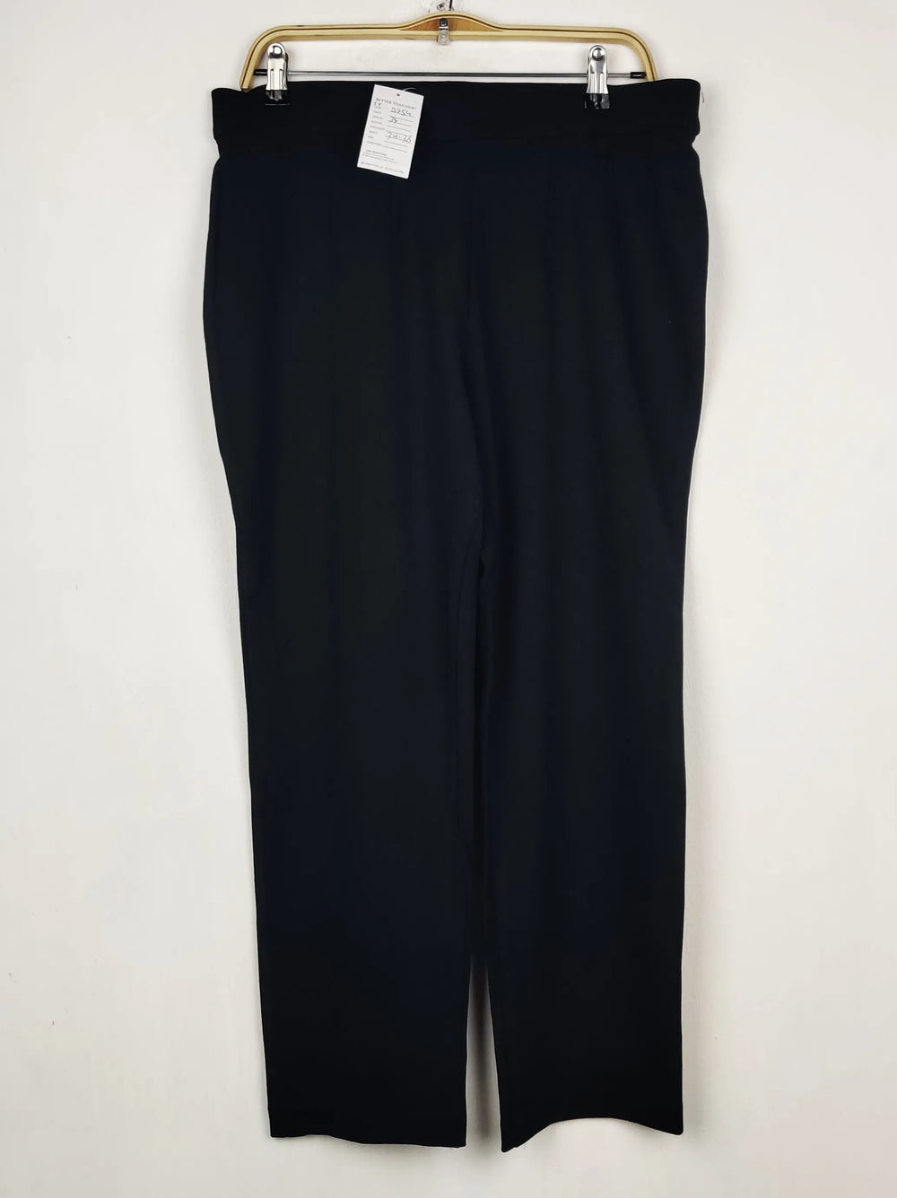 Buy online pre-used pre-loved 100% authentic & Original branded Marks & Spencer (TT-3754) available in Pakistan. Top international brands avilable.