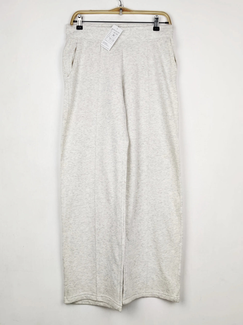 Buy online pre-used pre-loved 100% authentic & Original branded H&M (TT-3775) available in Pakistan. Top international brands avilable.
