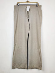 Buy online pre-used pre-loved 100% authentic & Original branded Marks & Spencer (TT-3794) available in Pakistan. Top international brands avilable.
