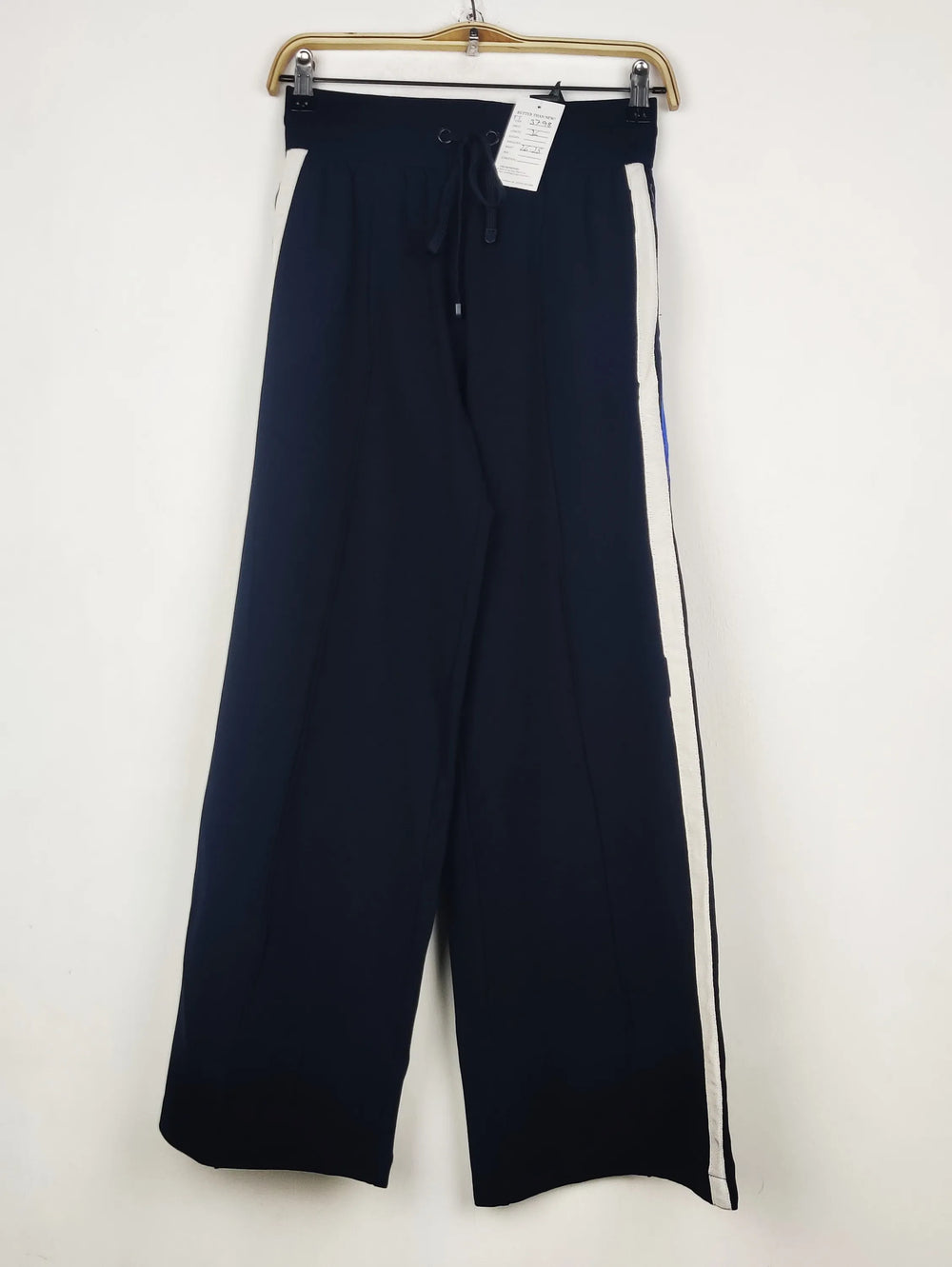Buy online pre-used pre-loved 100% authentic & Original branded Marks & Spencer (TT-3798) available in Pakistan. Top international brands avilable.