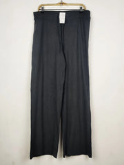 Buy online pre-used pre-loved 100% authentic & Original branded H&M (TT-3806) available in Pakistan. Top international brands avilable.