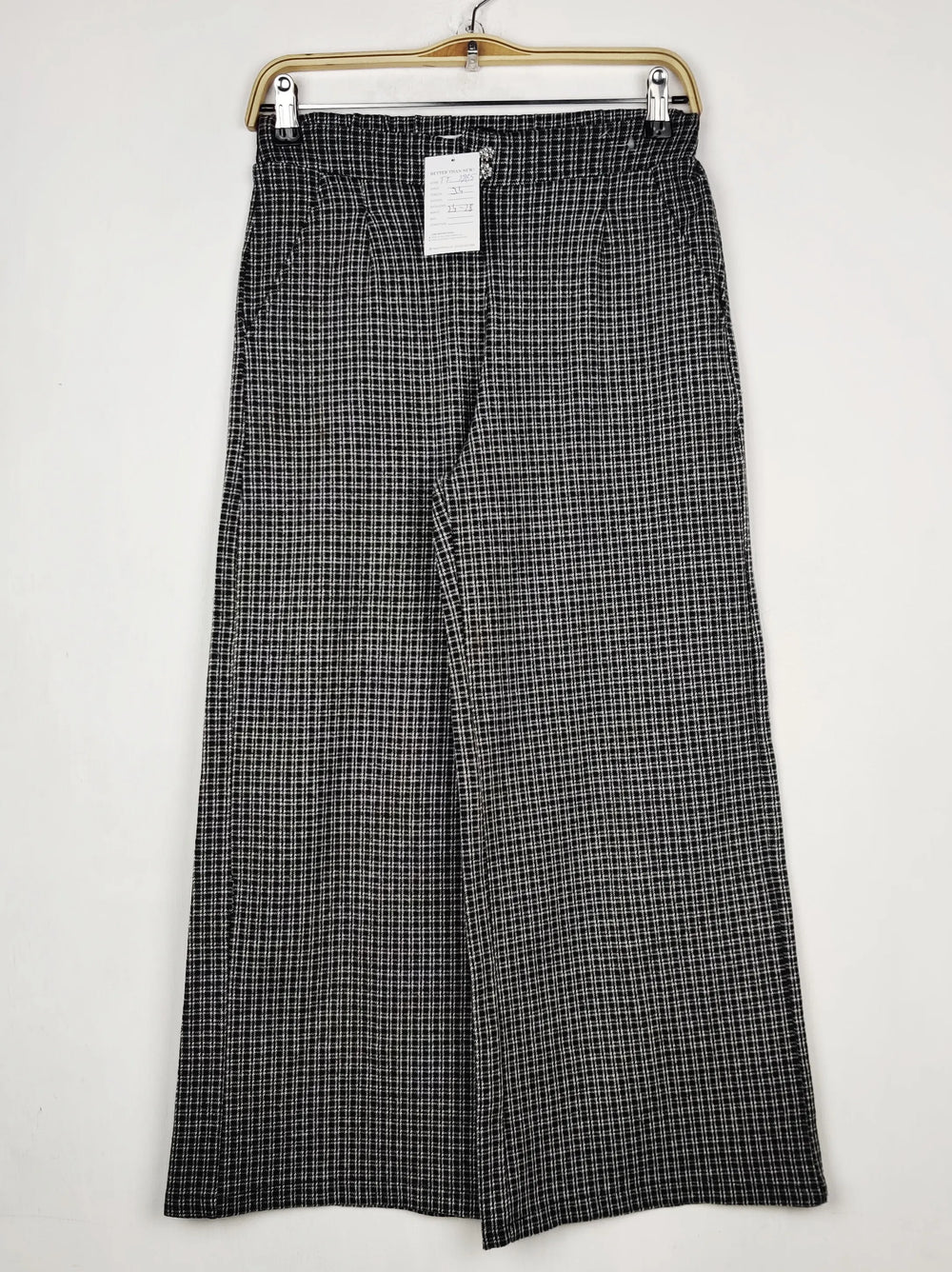 Buy online pre-used pre-loved 100% authentic & Original branded Zara (TT-3885) available in Pakistan. Top international brands avilable.