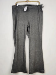 Buy online pre-used pre-loved 100% authentic & Original branded Marks & Spencer (TT-3890) available in Pakistan. Top international brands avilable.