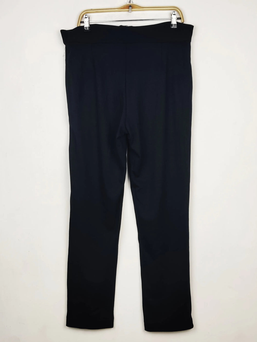 Buy online pre-used pre-loved 100% authentic & Original branded Marks & Spencer (TT-3892) available in Pakistan. Top international brands avilable.