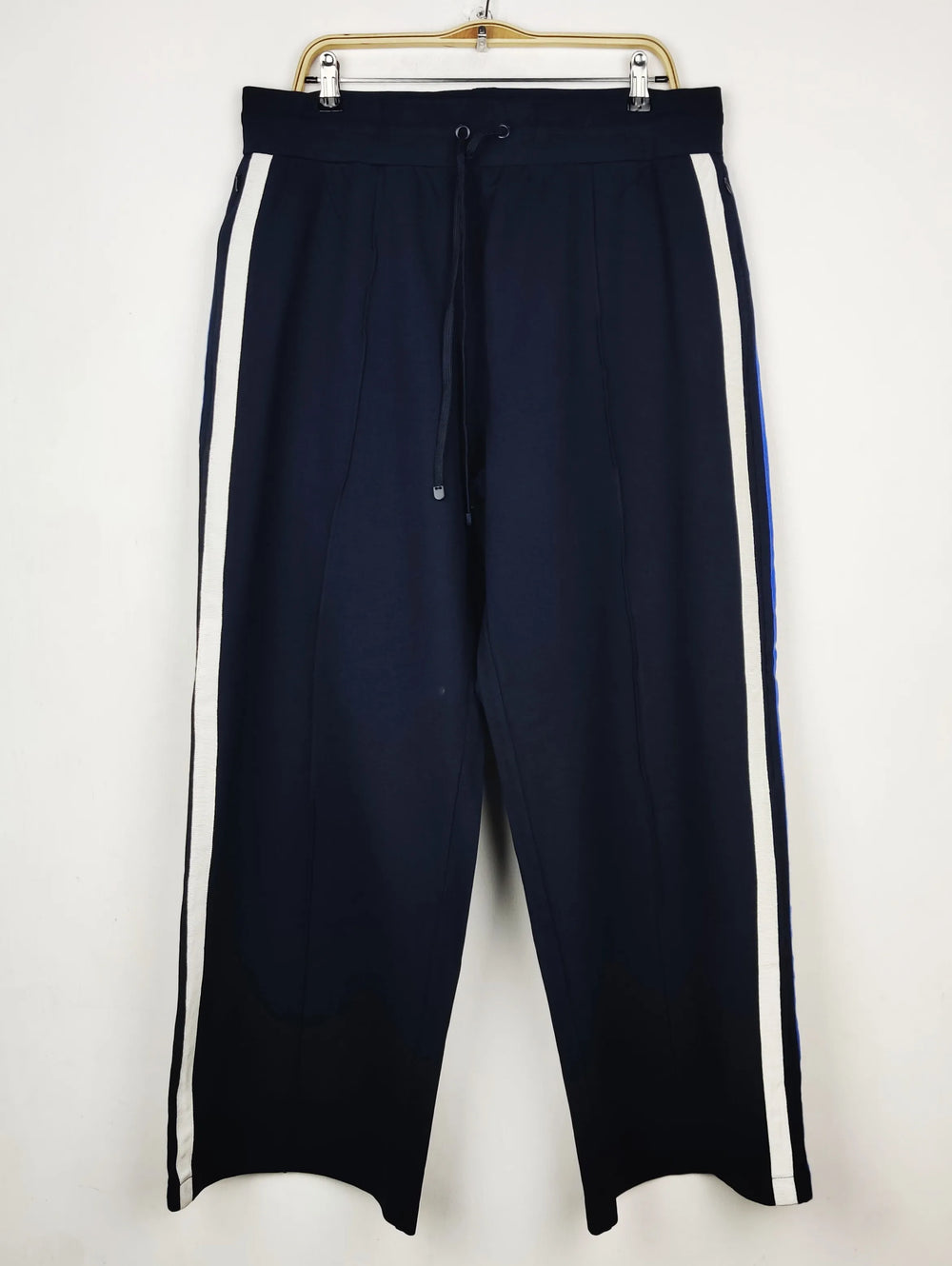Buy online pre-used pre-loved 100% authentic & Original branded Marks & Spencer (TT-3909) available in Pakistan. Top international brands avilable.