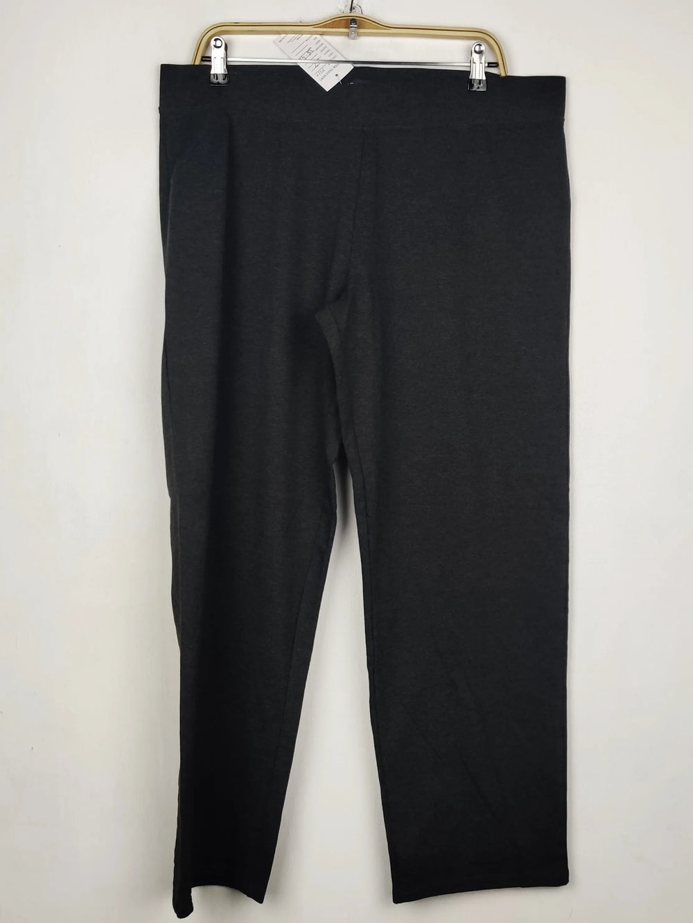 Buy online pre-used pre-loved 100% authentic & Original branded Marks & Spencer (TT-3910) available in Pakistan. Top international brands avilable.