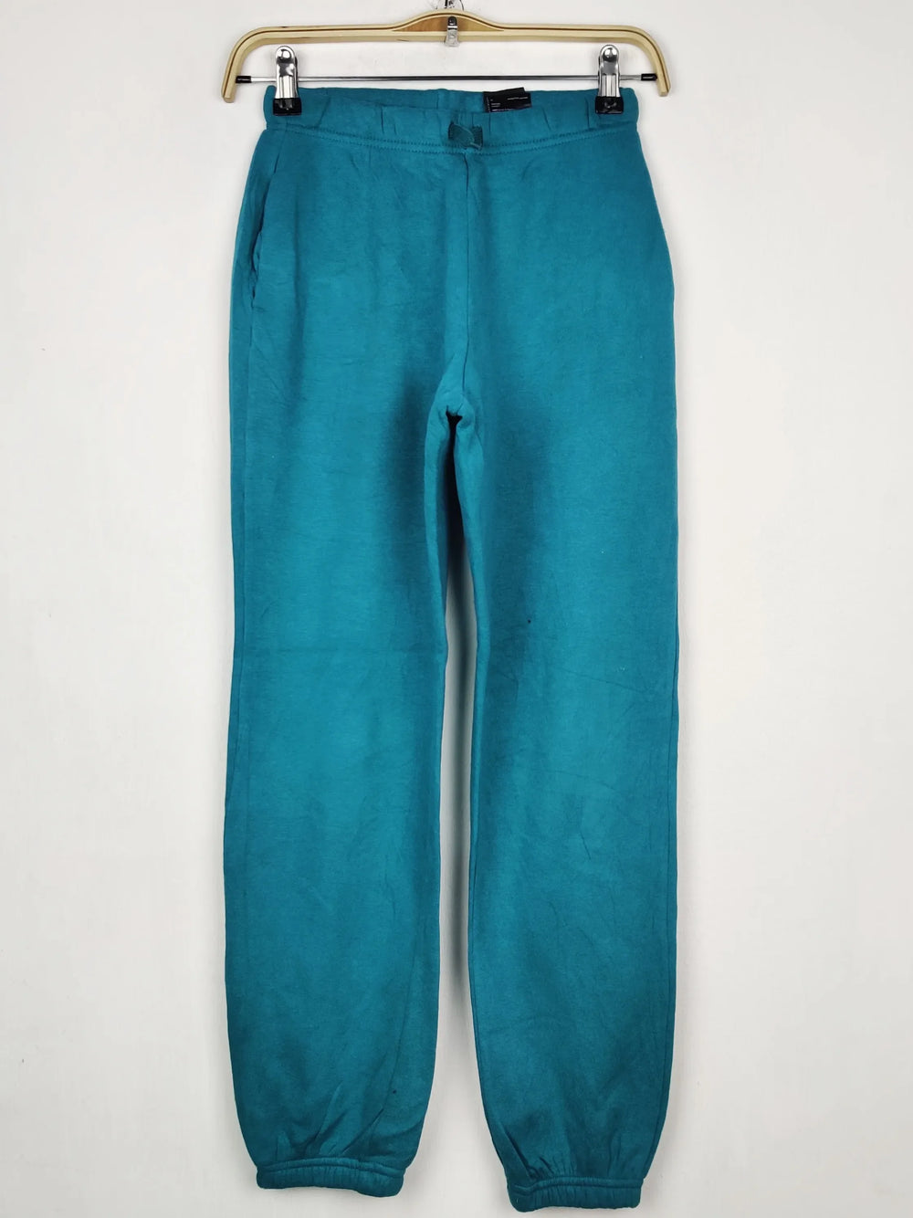 Buy online pre-used pre-loved 100% authentic & Original branded H&M (TT-3925) available in Pakistan. Top international brands avilable.