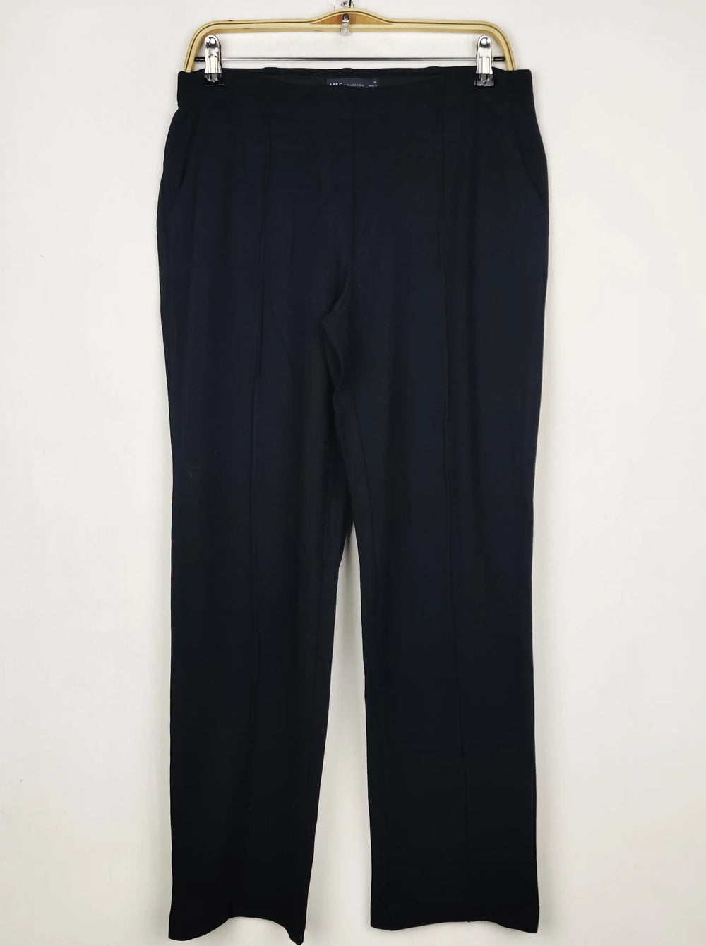 Buy online pre-used pre-loved 100% authentic & Original branded Marks & Spencer (TT-3926) available in Pakistan. Top international brands avilable.