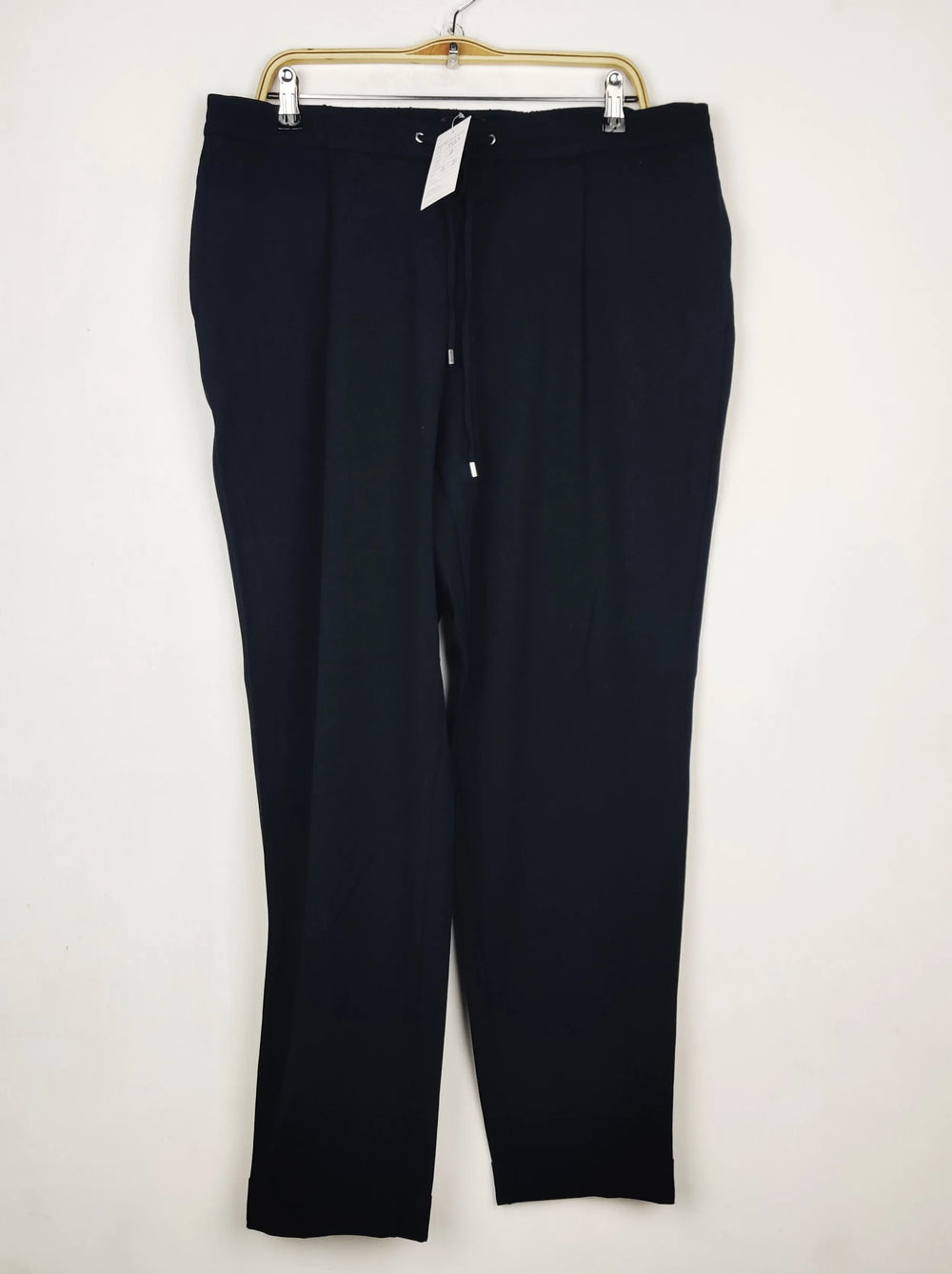 Buy online pre-used pre-loved 100% authentic & Original branded Marks & Spencer (TT-3929) available in Pakistan. Top international brands avilable.