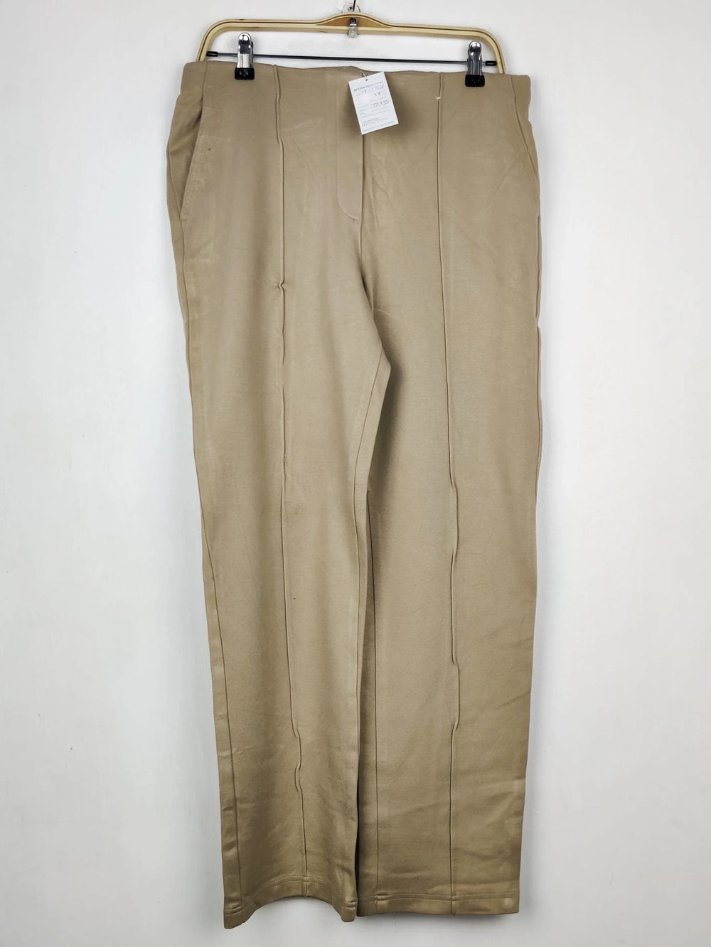 Buy online pre-used pre-loved 100% authentic & Original branded Marks & Spencer (TT-3964) available in Pakistan. Top international brands avilable.