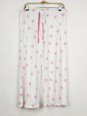 Buy online pre-used pre-loved 100% authentic & Original branded Pjs (TT-3984) available in Pakistan. Top international brands avilable.