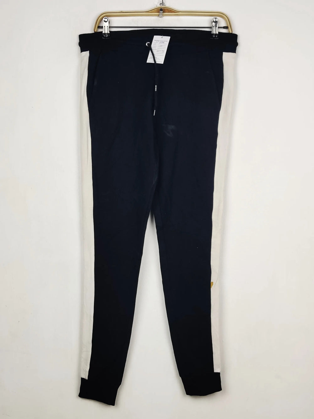 Buy online pre-used pre-loved 100% authentic & Original branded Asos (TT-3986) available in Pakistan. Top international brands avilable.