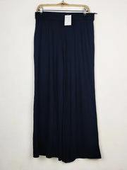 Buy online pre-used pre-loved 100% authentic & Original branded Marks & Spencer (TT-3988) available in Pakistan. Top international brands avilable.