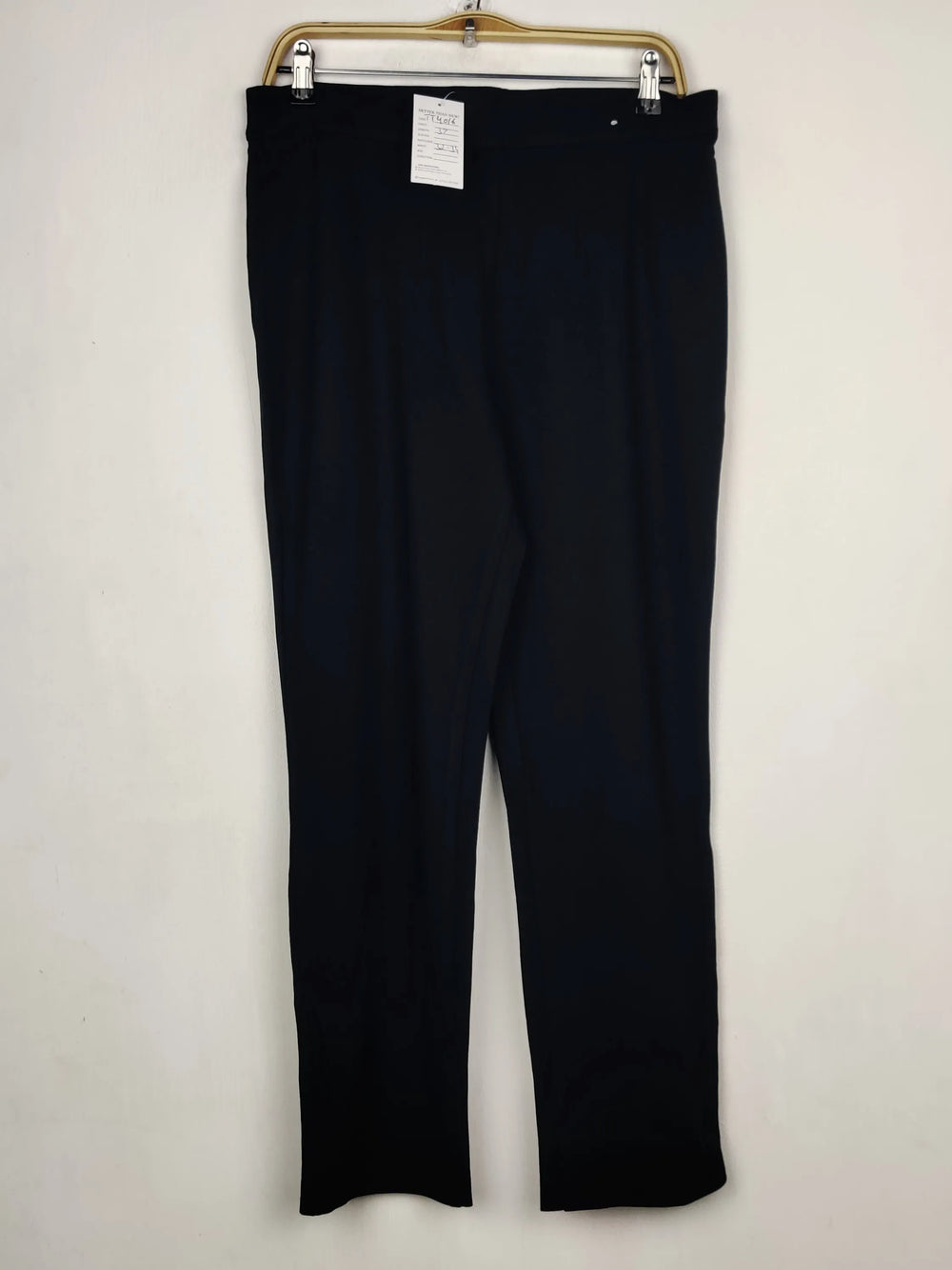 Buy online pre-used pre-loved 100% authentic & Original branded Marks & Spencer (TT-4016) available in Pakistan. Top international brands avilable.