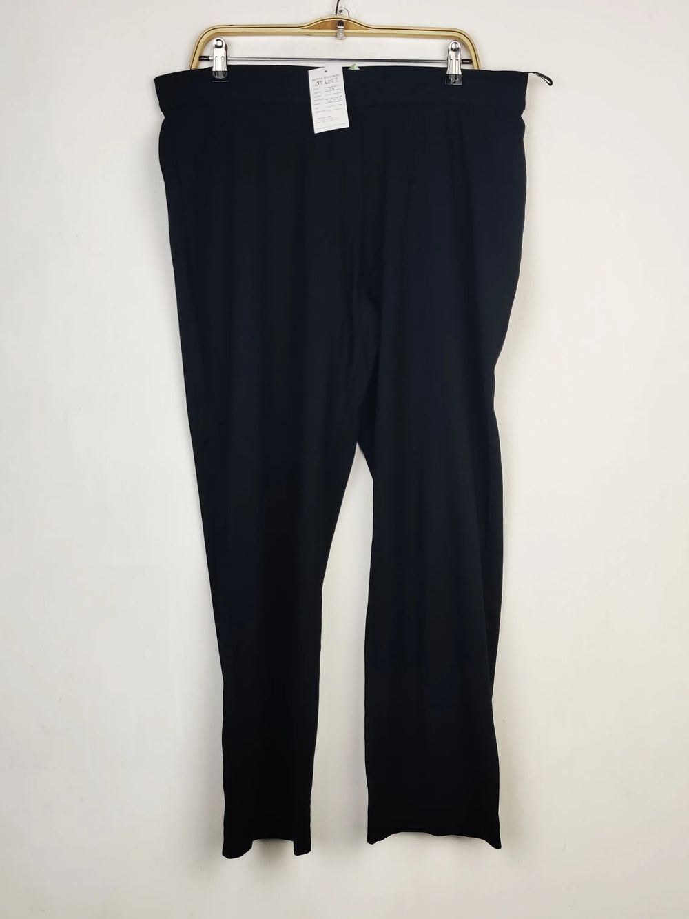 Buy online pre-used pre-loved 100% authentic & Original branded Marks & Spencer (TT-4022) available in Pakistan. Top international brands avilable.