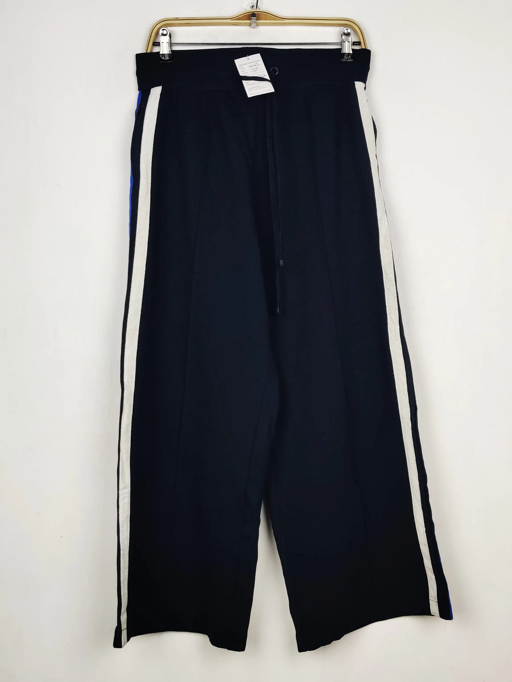 Buy online pre-used pre-loved 100% authentic & Original branded Marks & Spencer (TT-4063) available in Pakistan. Top international brands avilable.