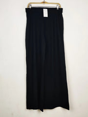Buy online pre-used pre-loved 100% authentic & Original branded Marks & Spencer (TT-4065) available in Pakistan. Top international brands avilable.