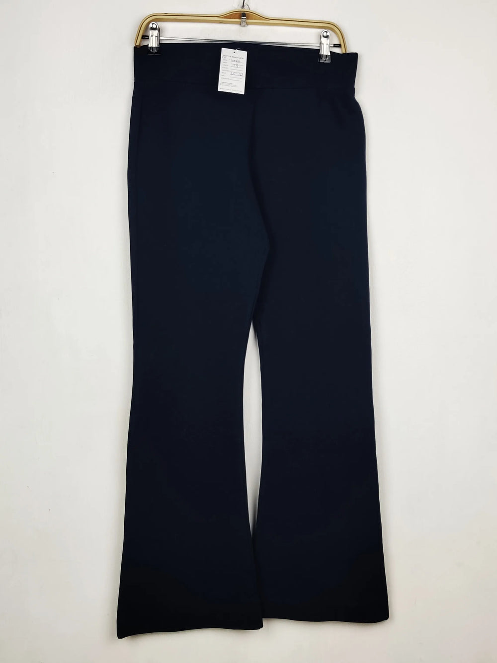Buy online pre-used pre-loved 100% authentic & Original branded Marks & Spencer (TT-4066) available in Pakistan. Top international brands avilable.