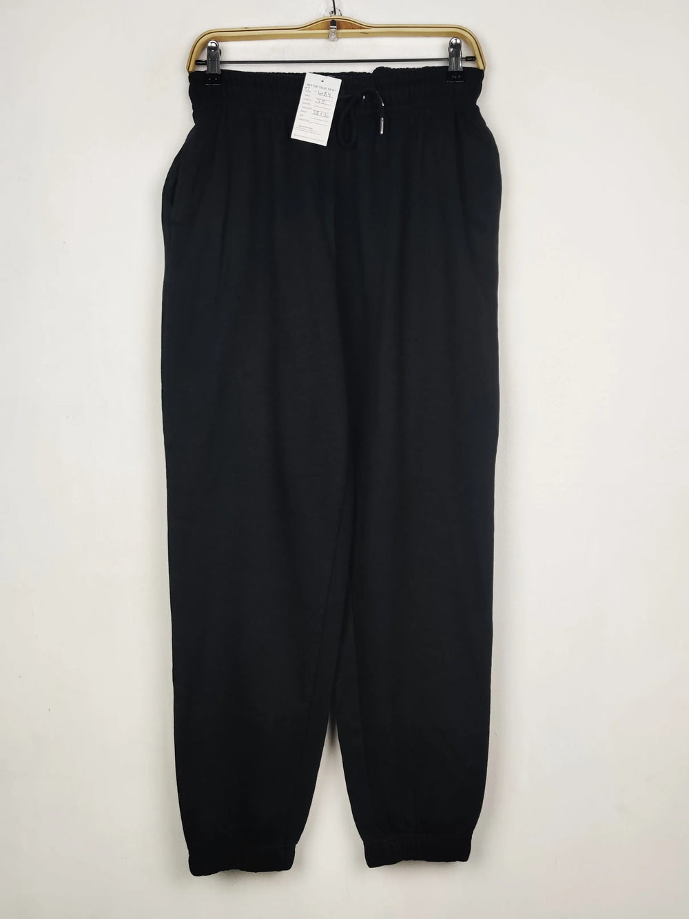 Buy online pre-used pre-loved 100% authentic & Original branded H&M (TT-4085) available in Pakistan. Top international brands avilable.