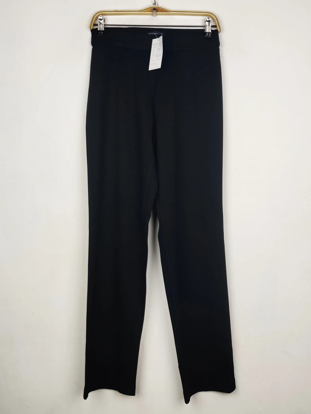 Buy online pre-used pre-loved 100% authentic & Original branded Marks & Spencer (TT-4112) available in Pakistan. Top international brands avilable.