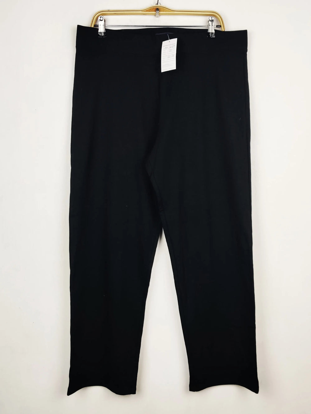 Buy online pre-used pre-loved 100% authentic & Original branded Marks & Spencer (TT-4150) available in Pakistan. Top international brands avilable.