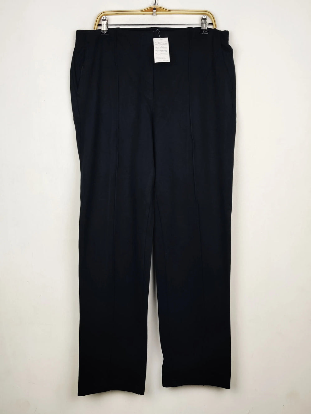 Buy online pre-used pre-loved 100% authentic & Original branded Marks & Spencer (TT-4162) available in Pakistan. Top international brands avilable.