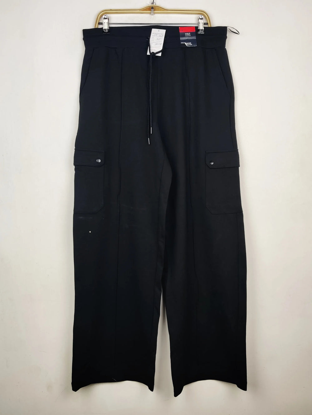 Buy online pre-used pre-loved 100% authentic & Original branded Marks & Spencer (TT-4171) available in Pakistan. Top international brands avilable.