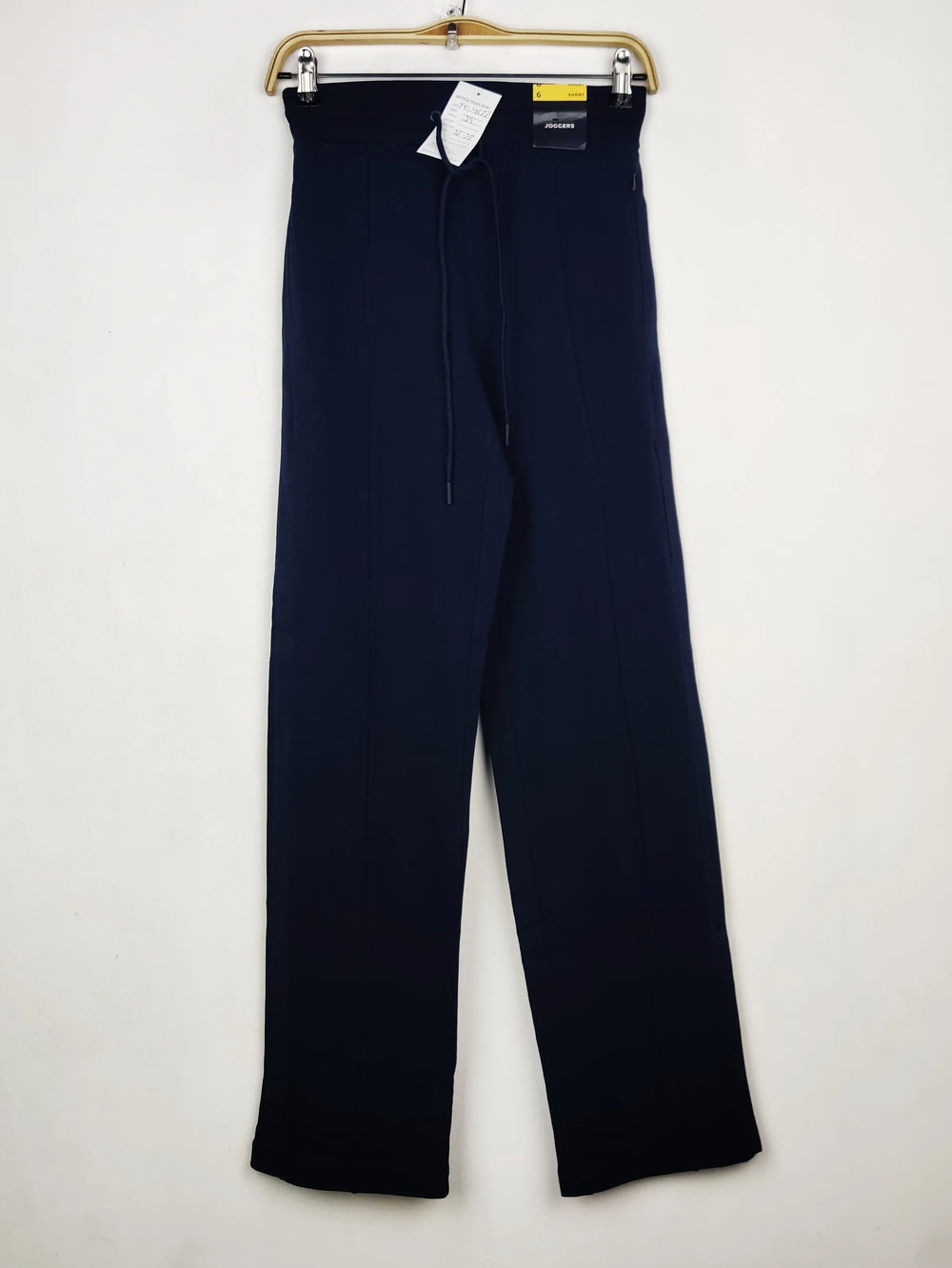 Buy online pre-used pre-loved 100% authentic & Original branded Marks & Spencer (TT-4172) available in Pakistan. Top international brands avilable.