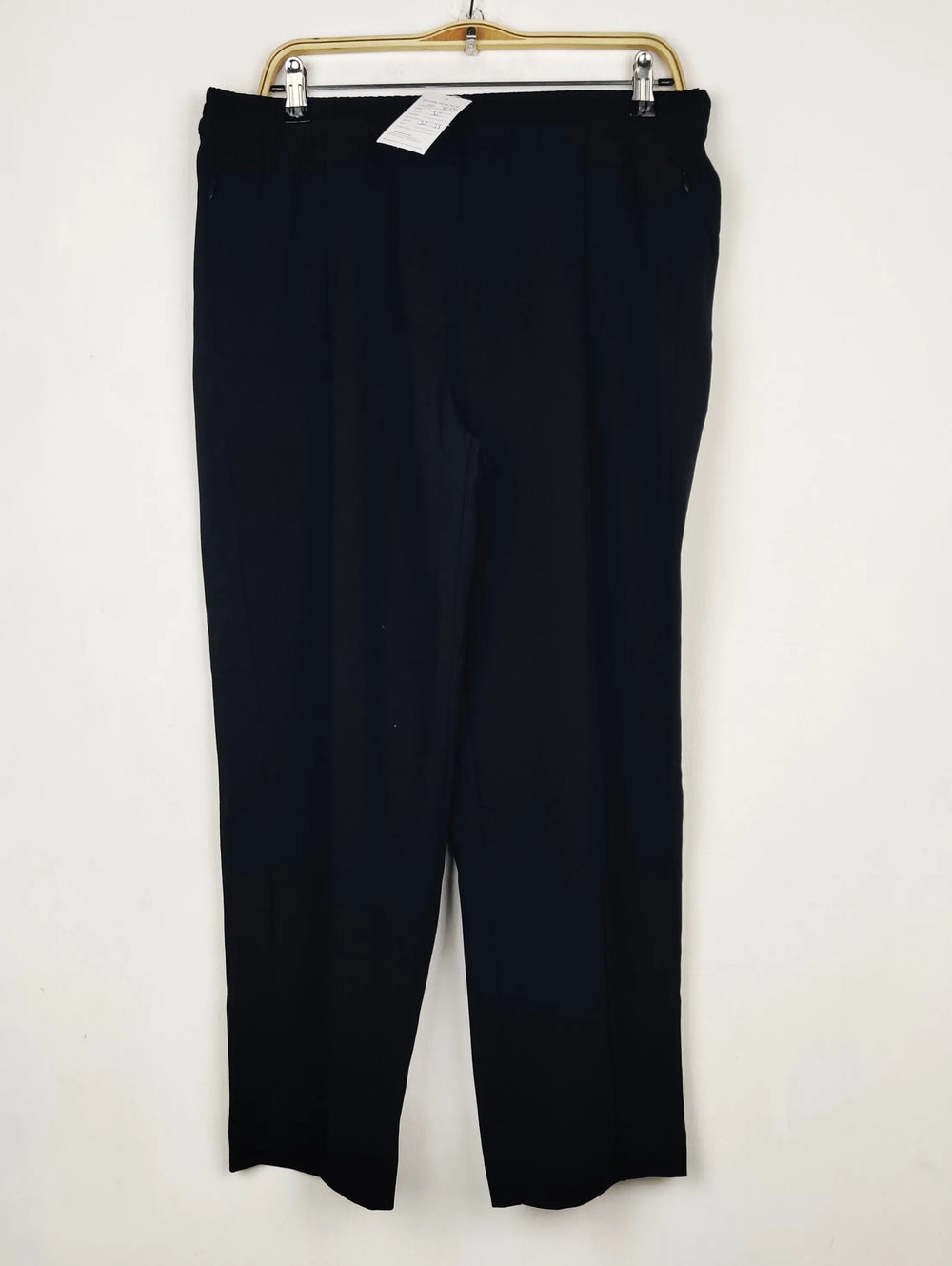 Buy online pre-used pre-loved 100% authentic & Original branded Marks & Spencer (TT-4184) available in Pakistan. Top international brands avilable.