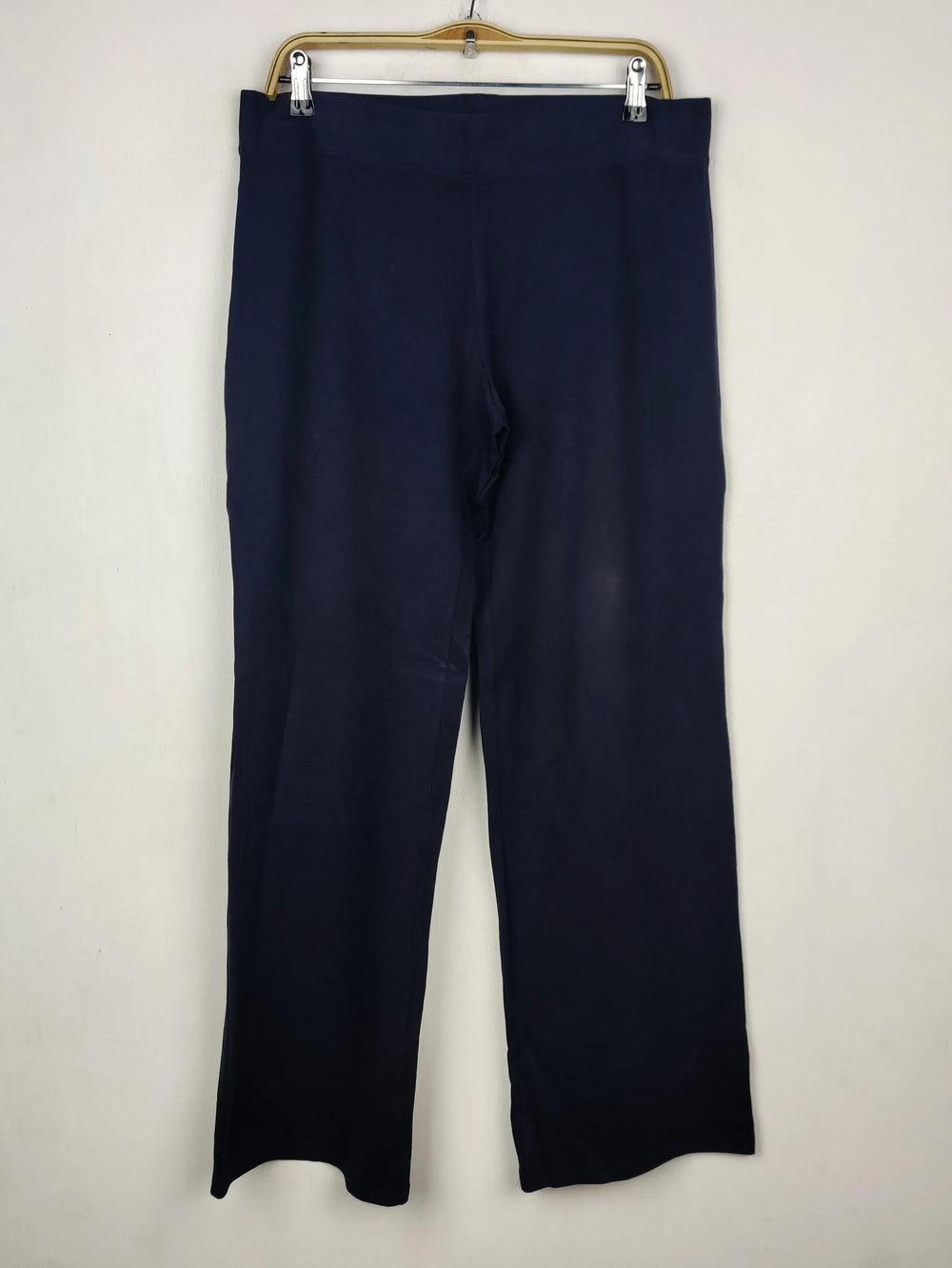 Buy online pre-used pre-loved 100% authentic & Original branded Unknown Brand (TT-4192) available in Pakistan. Top international brands avilable.