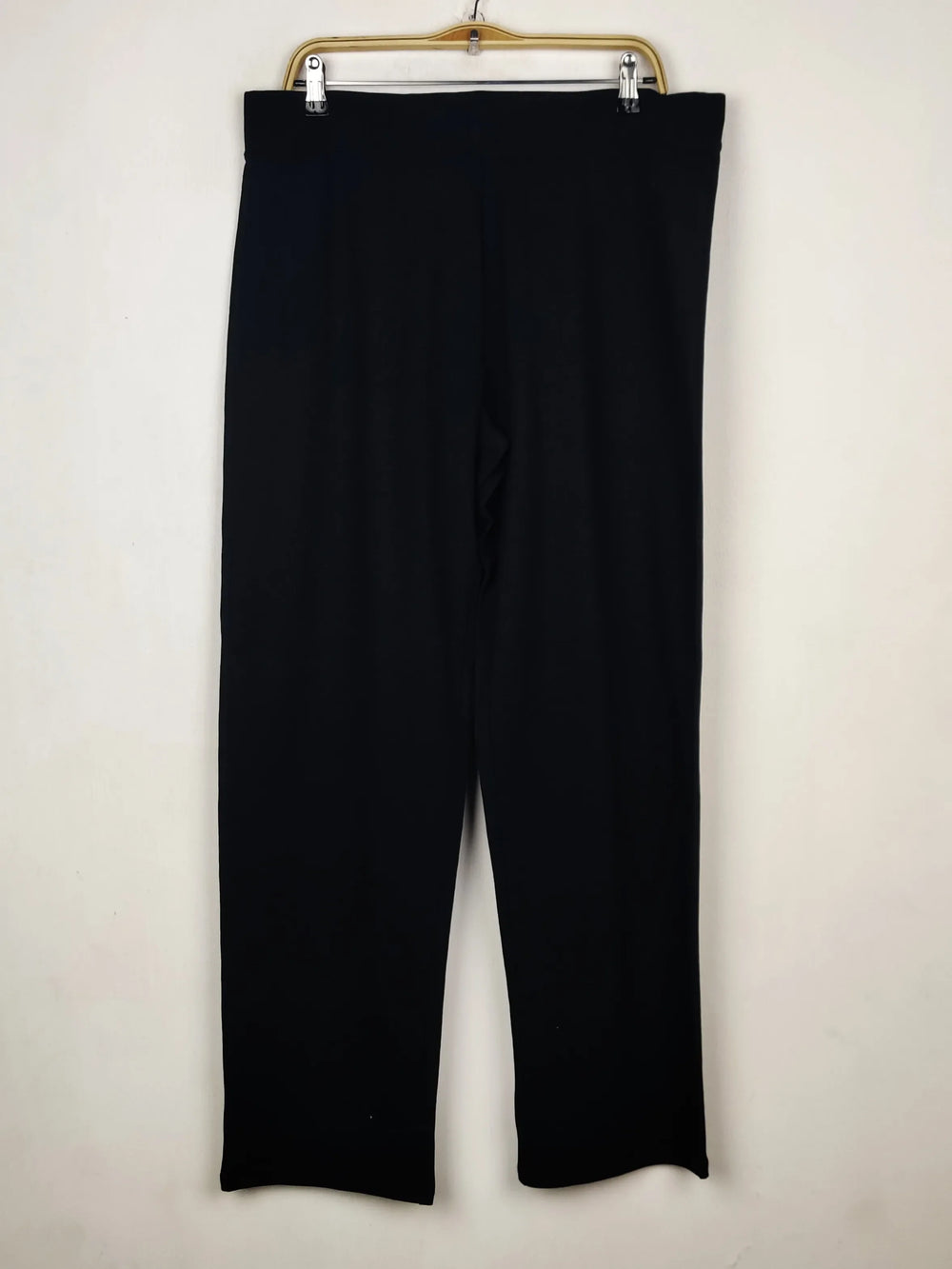 Buy online pre-used pre-loved 100% authentic & Original branded Marks & Spencer (TT-4198) available in Pakistan. Top international brands avilable.